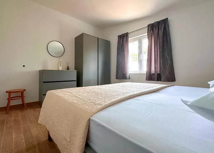 2 Bedroom Cozy In