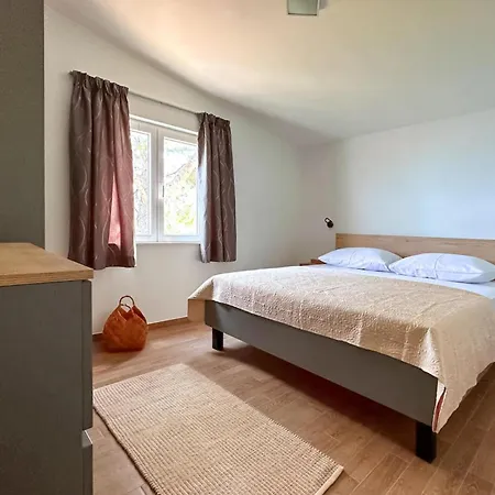 2 Bedroom Cozy In בית נופש