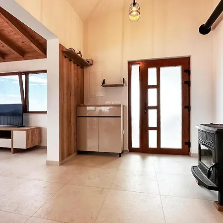 2 Bedroom Cozy In *