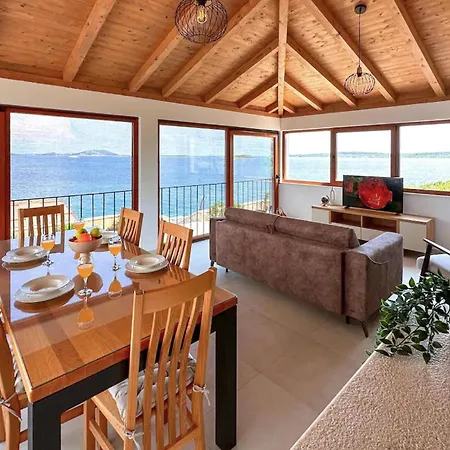 2 Bedroom Cozy In Hébergement de vacances *