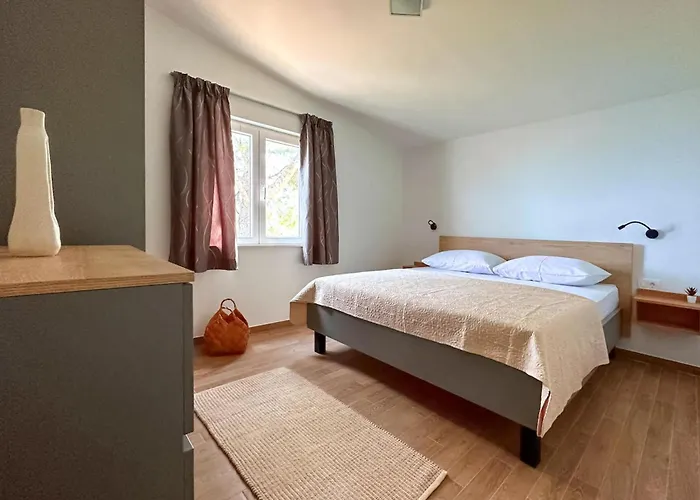 2 Bedroom Cozy In Casa de Férias