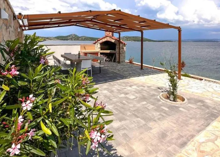 2 Bedroom Cozy In * Tkon